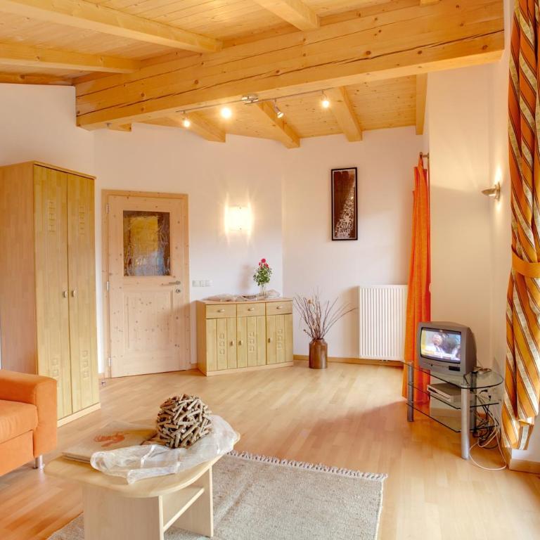 Angerle Hof - Two-Bedroom Apartment - 7
