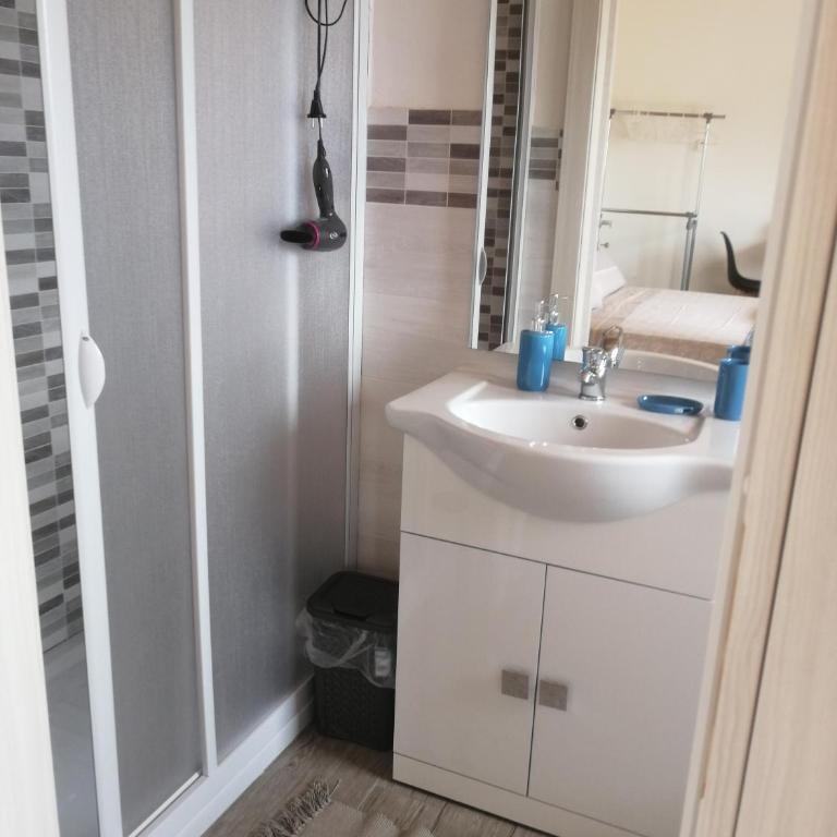 Villa Patrizia - Camera Matrimoniale con Bagno Privato - 4