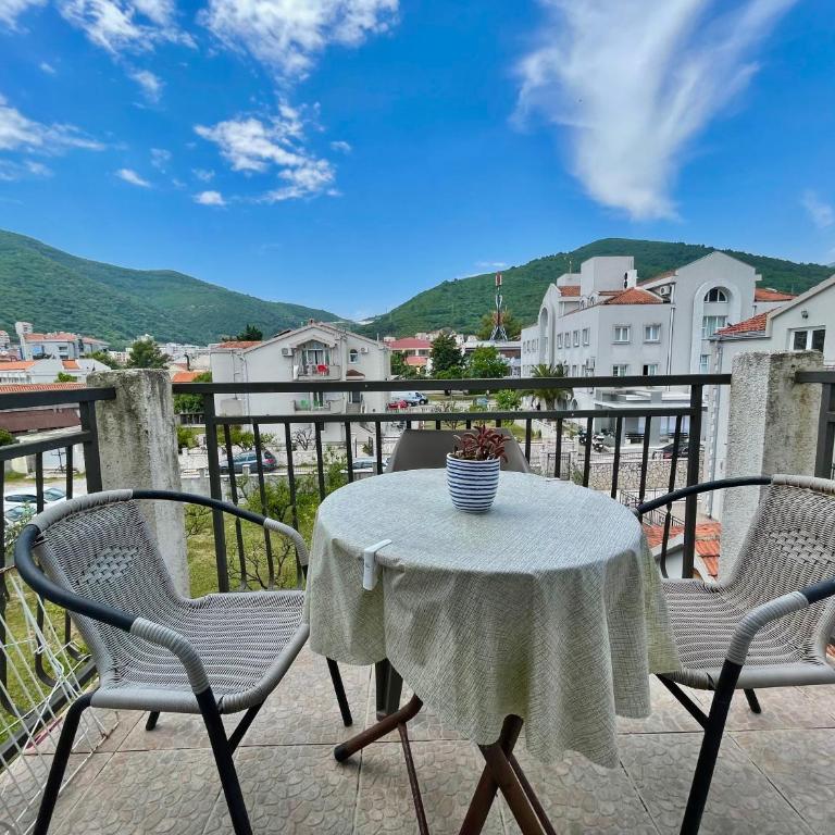 Garden House Budva - Trokrevetna Soba sa Balkonom - 42