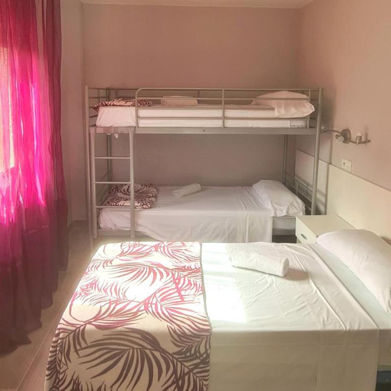 Hostal La Cabaña - Habitación Triple - 3