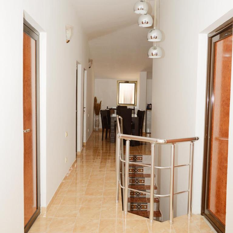 Guest House Lukac - Mala Dvokrevetna Soba sa Bračnim Krevetom - 2