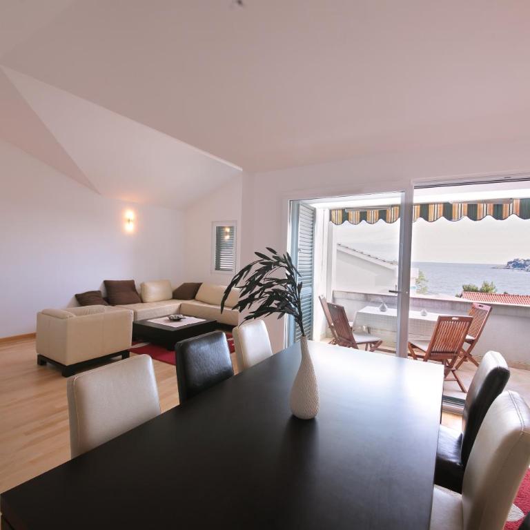 Guest house Zenović - Two-Bedroom Apartment with Terrace and Sea View - 2