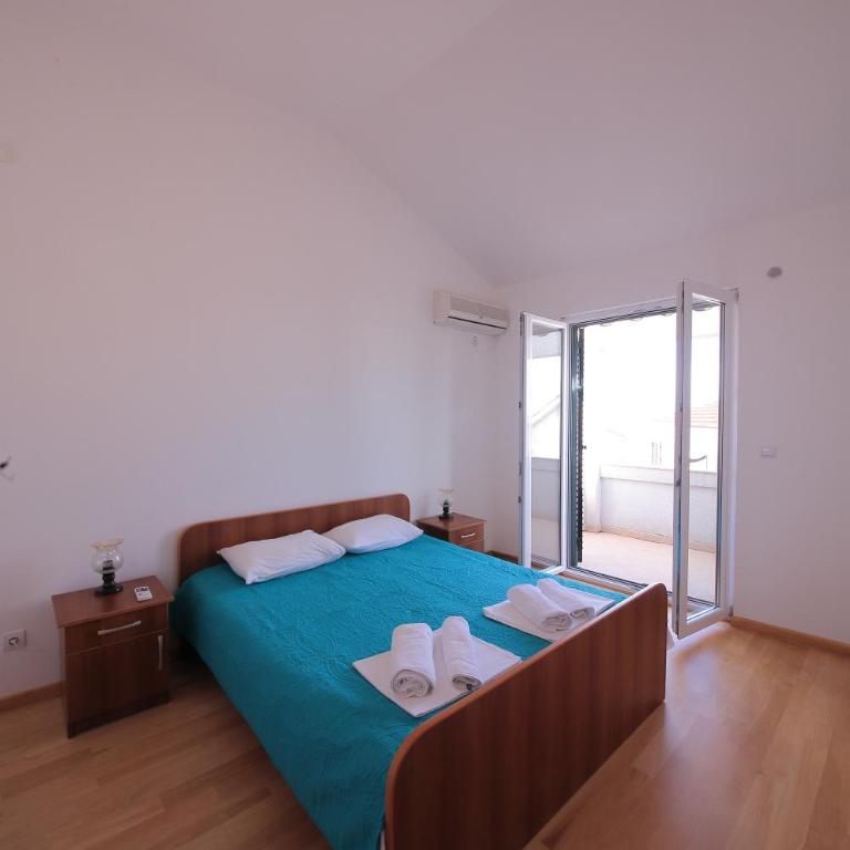 Guest house Zenović - Two-Bedroom Apartment with Terrace and Sea View - 8