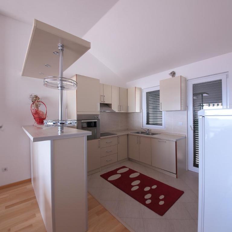 Guest house Zenović - Two-Bedroom Apartment with Terrace and Sea View - 4