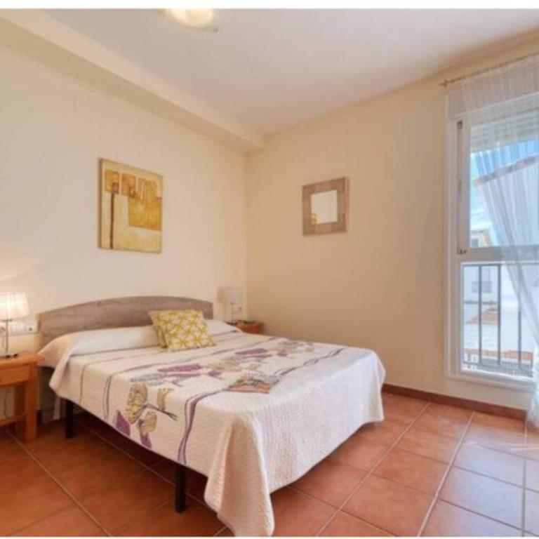 ENCANTADORA CASA CON PISCINA A 5 MIN PLAYA WIFI - Casa de 2 dormitorios - 13