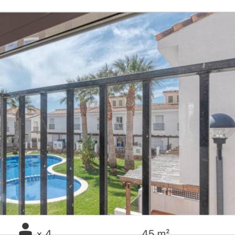 ENCANTADORA CASA CON PISCINA A 5 MIN PLAYA WIFI - Casa de 2 dormitorios - 21