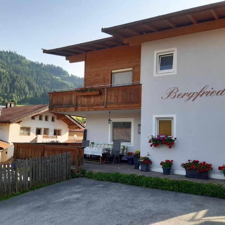 Ferienwohnung - Gwiggner Daniela im Haus Bergfried - Apartment mit Blick auf die Berge - 3