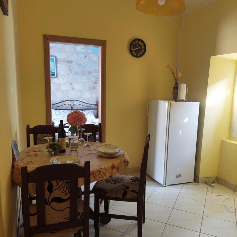 Apartments Jelena - Apartman s 1 Spavaćom Sobom i Balkonom - 10