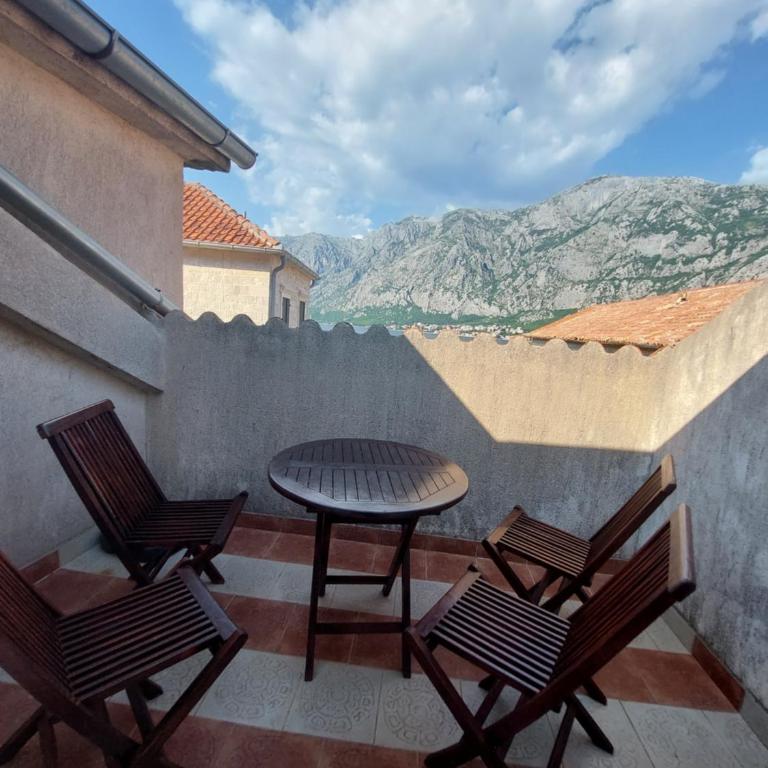 Apartments Jelena - Apartman s 1 Spavaćom Sobom i Balkonom - 12