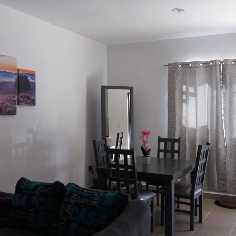 Corte de Los Angeles - Two-Bedroom Apartment - 13
