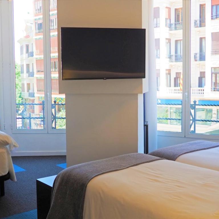 PLAZA VIEW - Superior Triple Room - 5