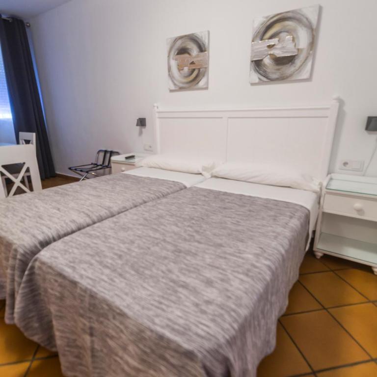 Hostal San Ramón - Habitación Doble Superior - 2 camas - 4