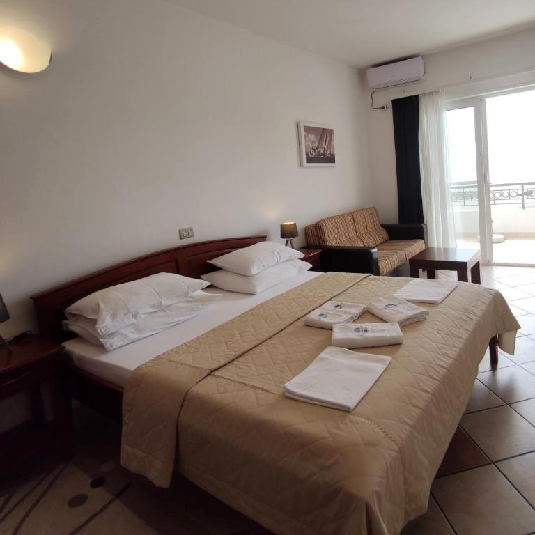 Adriatic Apartment - Dvokrevetna Soba sa Bračnim Krevetom i Pogledom na More - 10