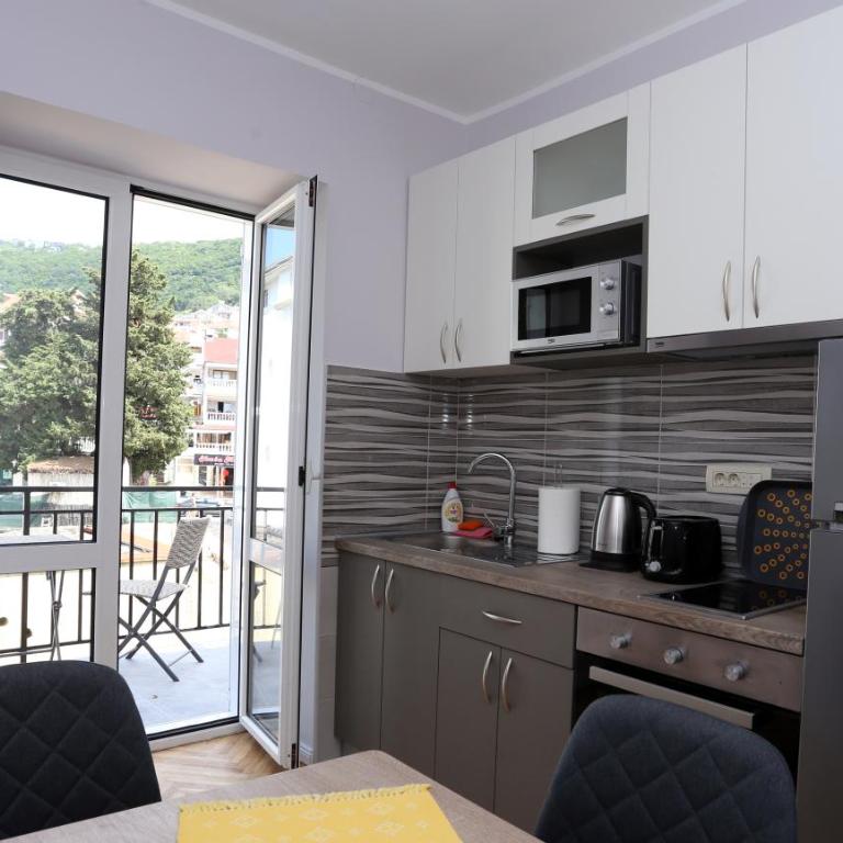Tamaris Apartmani Igalo Centar - Apartment with Balcony - 6