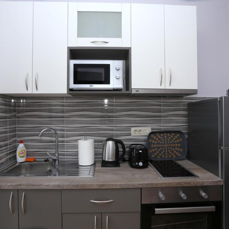 Tamaris Apartmani Igalo Centar - Apartment with Balcony - 7