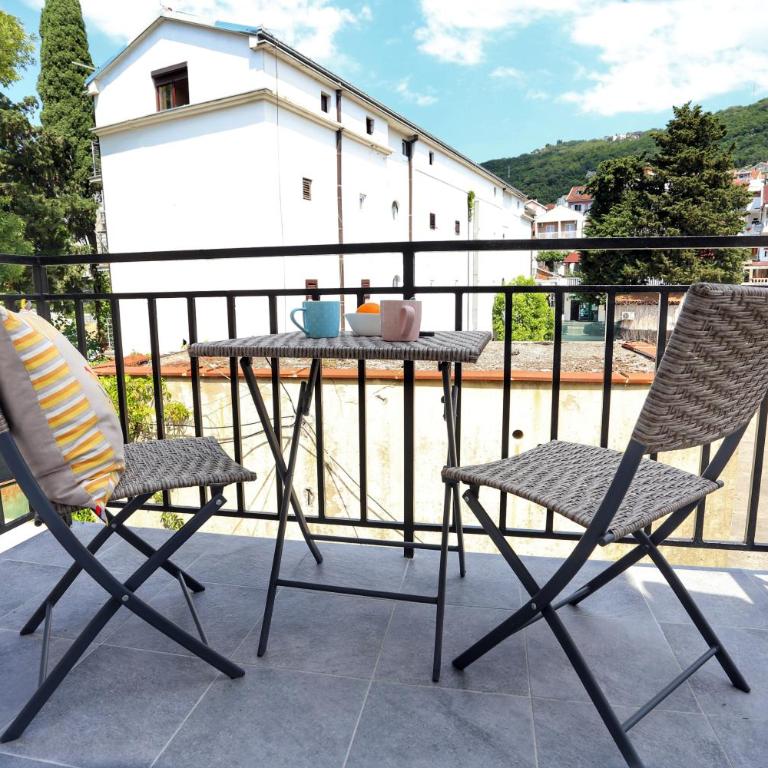 Tamaris Apartmani Igalo Centar - Apartment with Balcony - 9