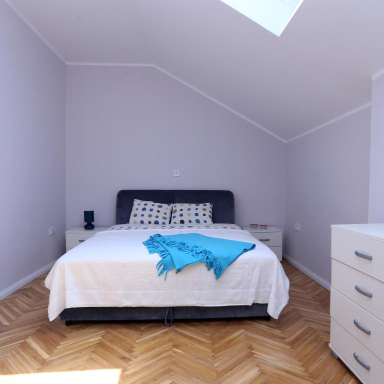 Tamaris Apartmani Igalo Centar - Apartment with Balcony - 4