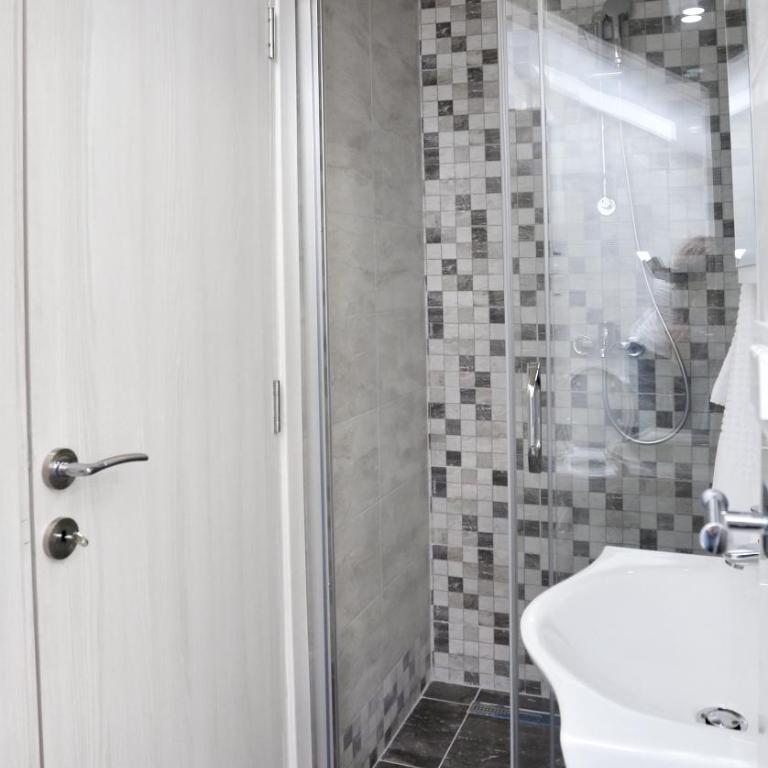 Tamaris Apartmani Igalo Centar - Apartment with Balcony - 13