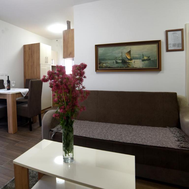 "Mini Hotel Vienna" Apartments - Apartman sa Balkonom - 5