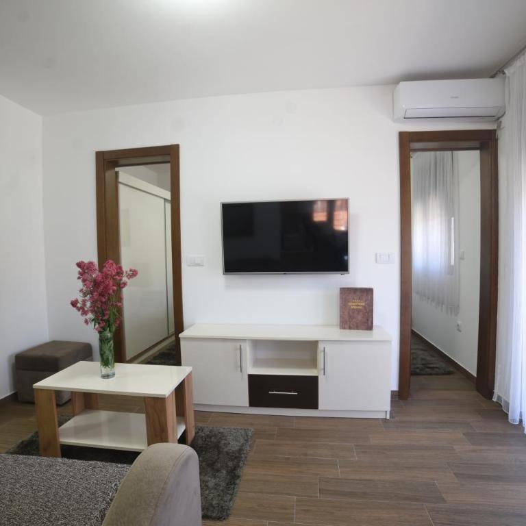 "Mini Hotel Vienna" Apartments - Apartman sa Balkonom - 6