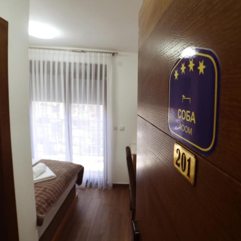 "Mini Hotel Vienna" Apartments - Jednokrevetna Soba sa Balkonom - 12