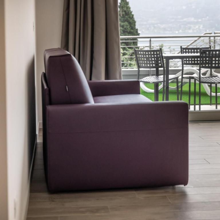 Residence Solei Classic & Plus - Plus Two-Bedroom Apartment with Balcony and Lake View - 6