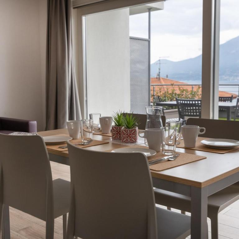 Residence Solei Classic & Plus - Plus Two-Bedroom Apartment with Balcony and Lake View - 24