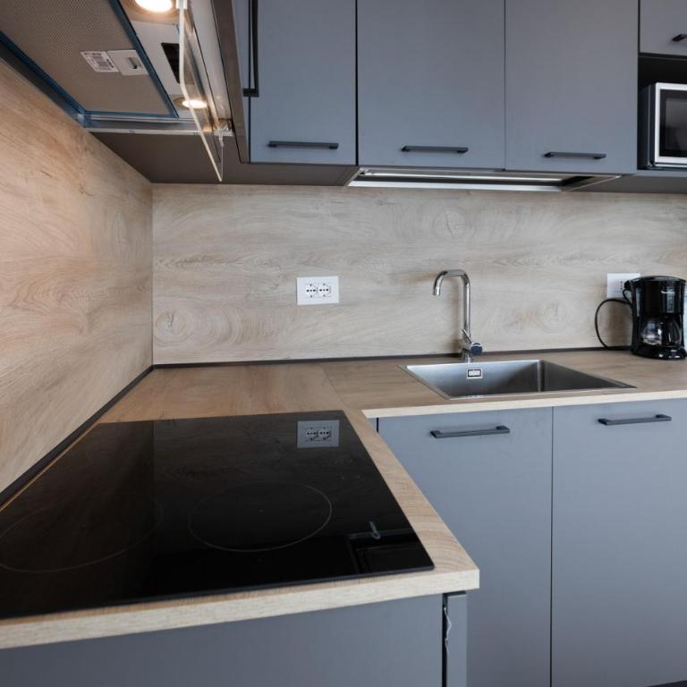 Residence Solei Classic & Plus - Plus Two-Bedroom Apartment with Balcony and Lake View - 26