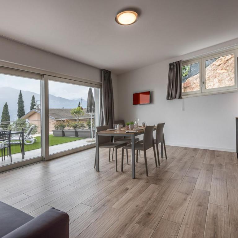 Residence Solei Classic & Plus - Plus Three-Bedroom Apartment with Terrace and Lake View - 7
