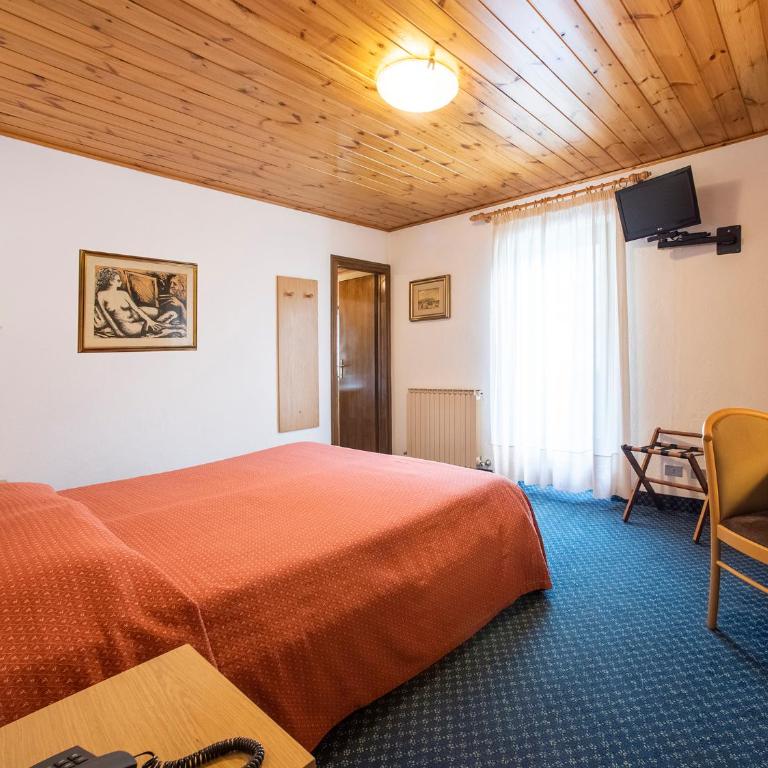 Hotel Adriana - Camera Deluxe Matrimoniale/Doppia con Letti Singoli con Vista Lago - 2