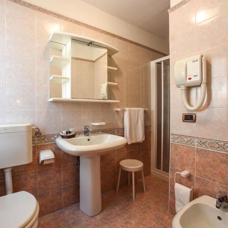 Hotel Adriana - Camera Tripla Standard - 1