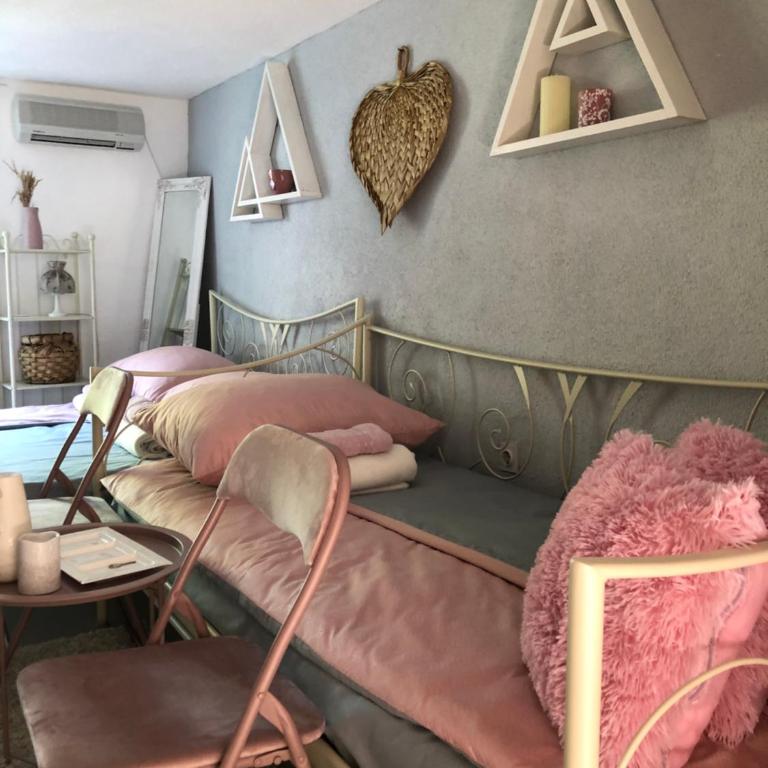 Apartman Indira - Dvokrevetna Soba sa Bračnim Krevetom - 4