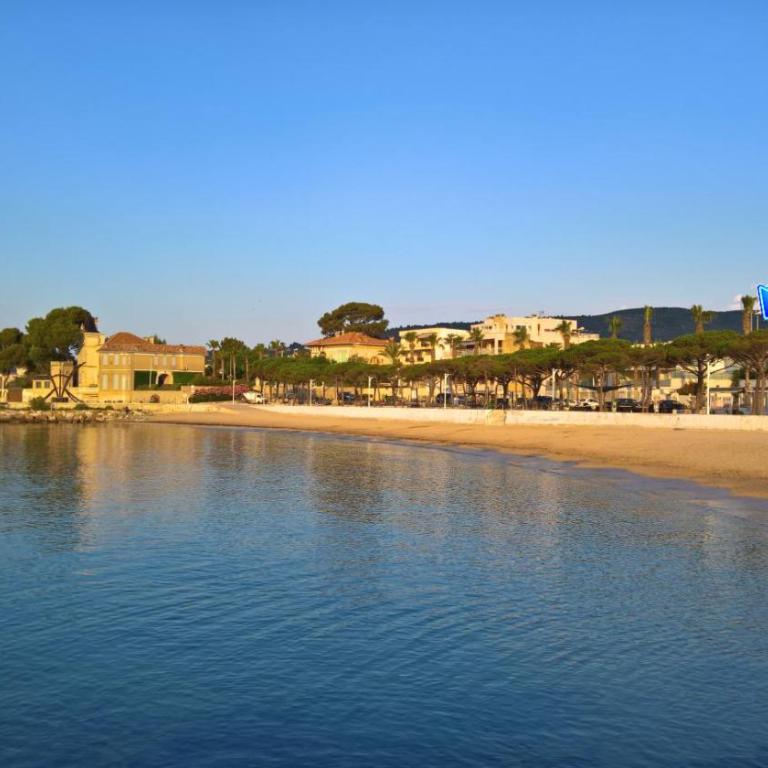 Logement climatisé avec jardin et parking pour 2 personnes en bord de plage - One-Bedroom Apartment - 14