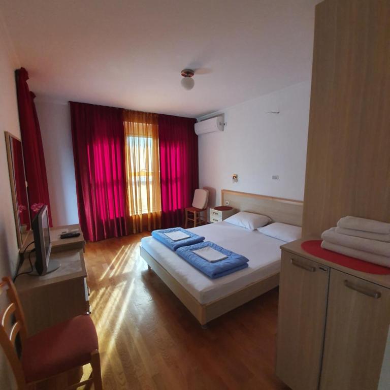 Apartments Boreta - Dvokrevetna Soba sa Bračnim Krevetom sa Balkonom i Pogledom na More - 7