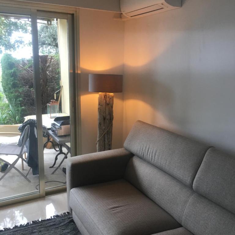 Clim Jardin et parking privé -piscine tennis et Park Vue mer - Appartement 1 Chambre - 17