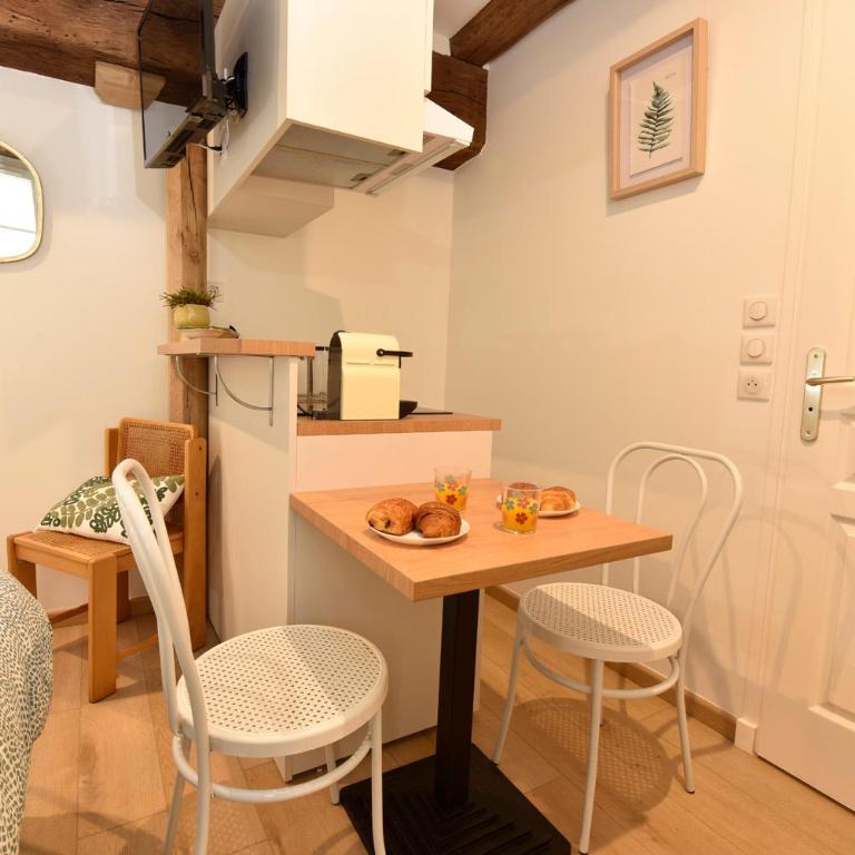 La Lirosane, 3 studios, 3,7km du Zoo, Centre-ville - Monolocale - 2