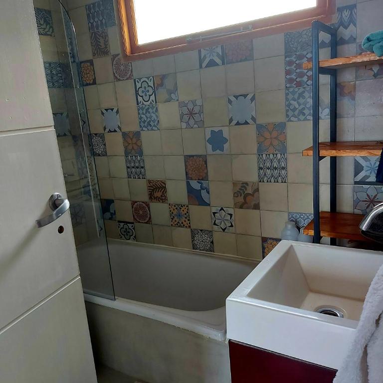 Cálida casa en el fin del mundo - Two-Bedroom House - 19