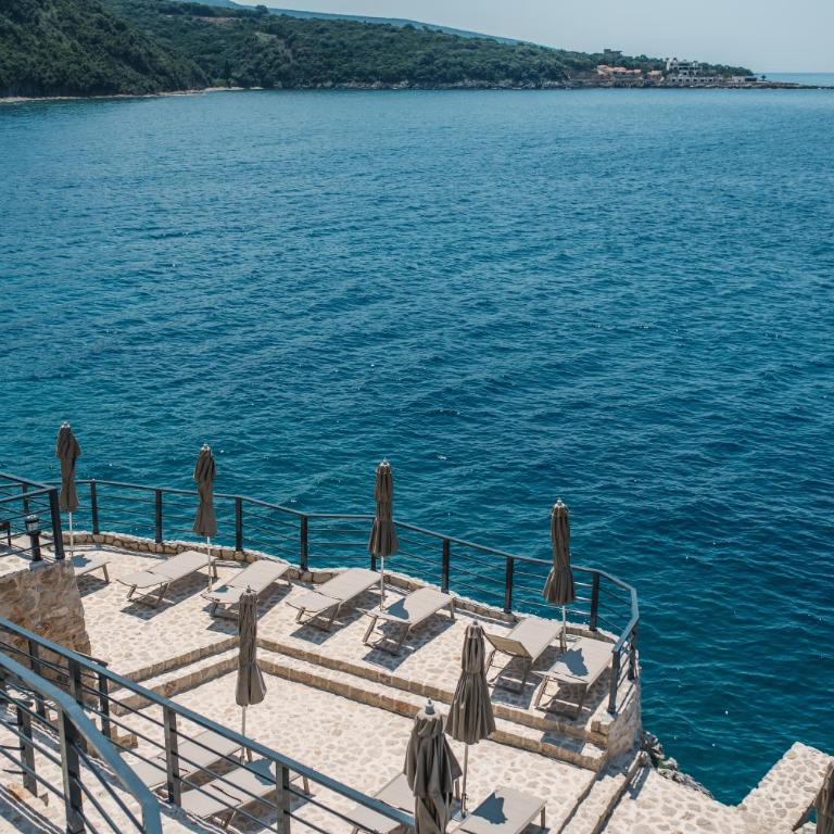 Dollaku Seafront Apartments - One-Bedroom Apartment with Sea View and Balcony - 1