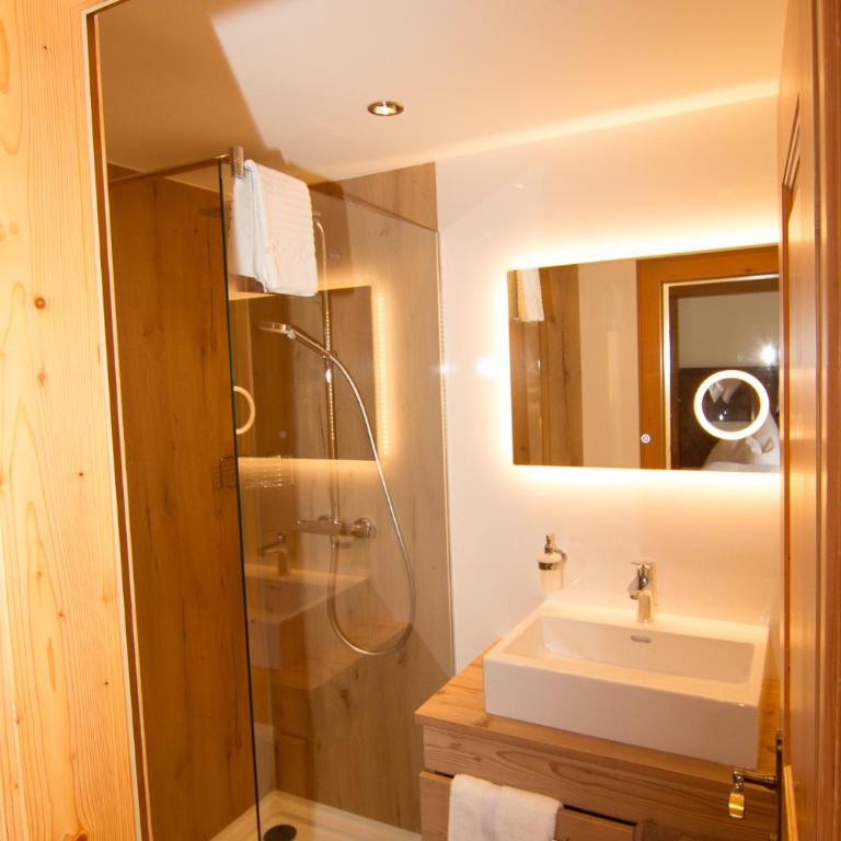 Haus am Sonnenhang - Dreibettzimmer mit Balkon - 9