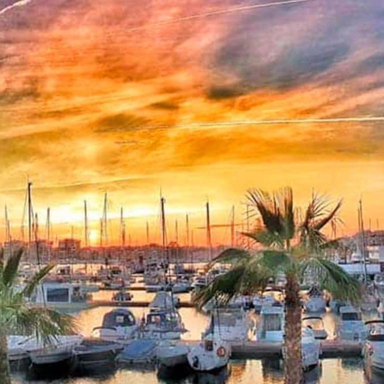 PISO CENTRO CIUDAD CLUB NAUTICO - Apartamento de 3 dormitorios - 1