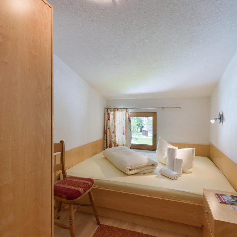 Appartement Andrea Hauser - Riedltischler - Three-Bedroom Apartment with Balcony - 6