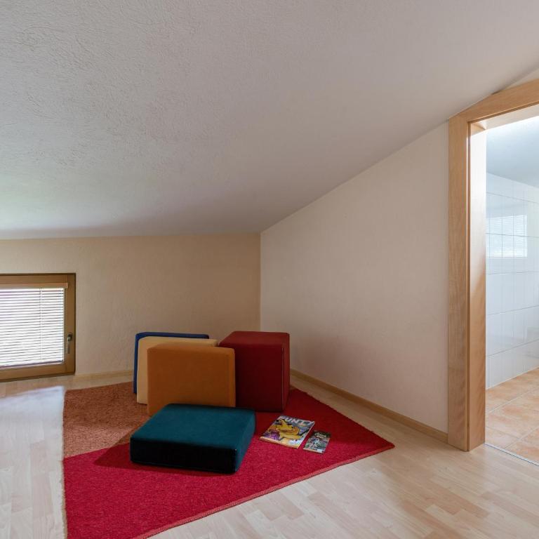 Appartement Andrea Hauser - Riedltischler - Three-Bedroom Apartment with Balcony - 5