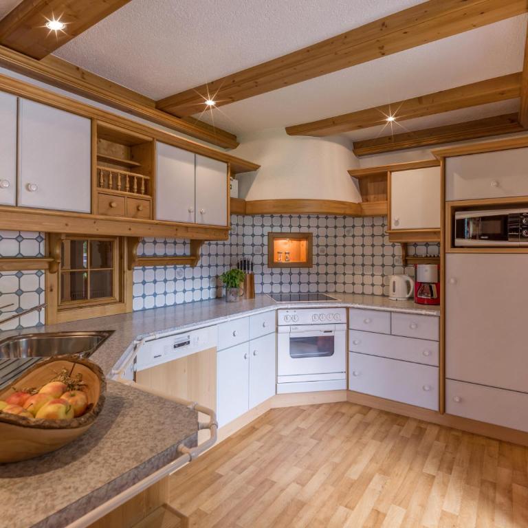 Appartement Andrea Hauser - Riedltischler - Four-Bedroom Apartment with Balcony - 3