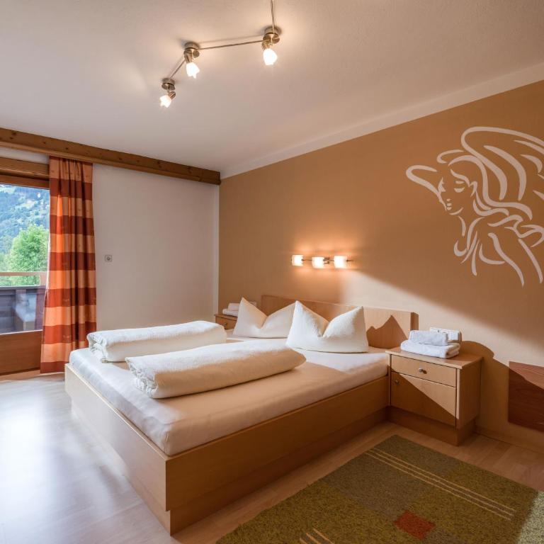 Appartement Andrea Hauser - Riedltischler - Four-Bedroom Apartment with Balcony - 2