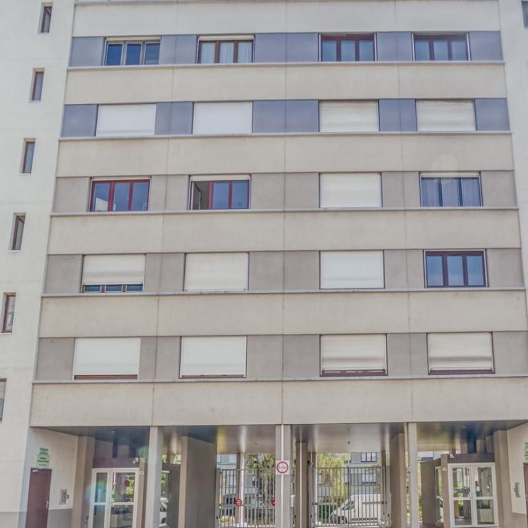 Céanothe-InvIRI. Studio Mairie. Parking Privatif - Appartement - 14