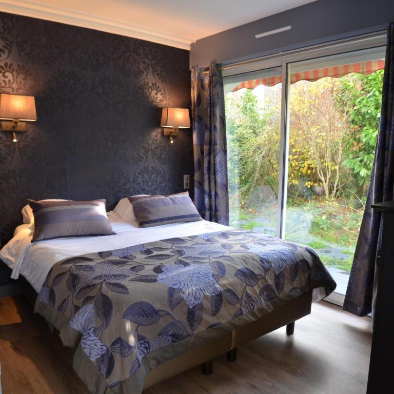 Villa Augeval Hôtel de charme & Spa - Chambre avec Salon et Baignoire ou Balnéo - 1