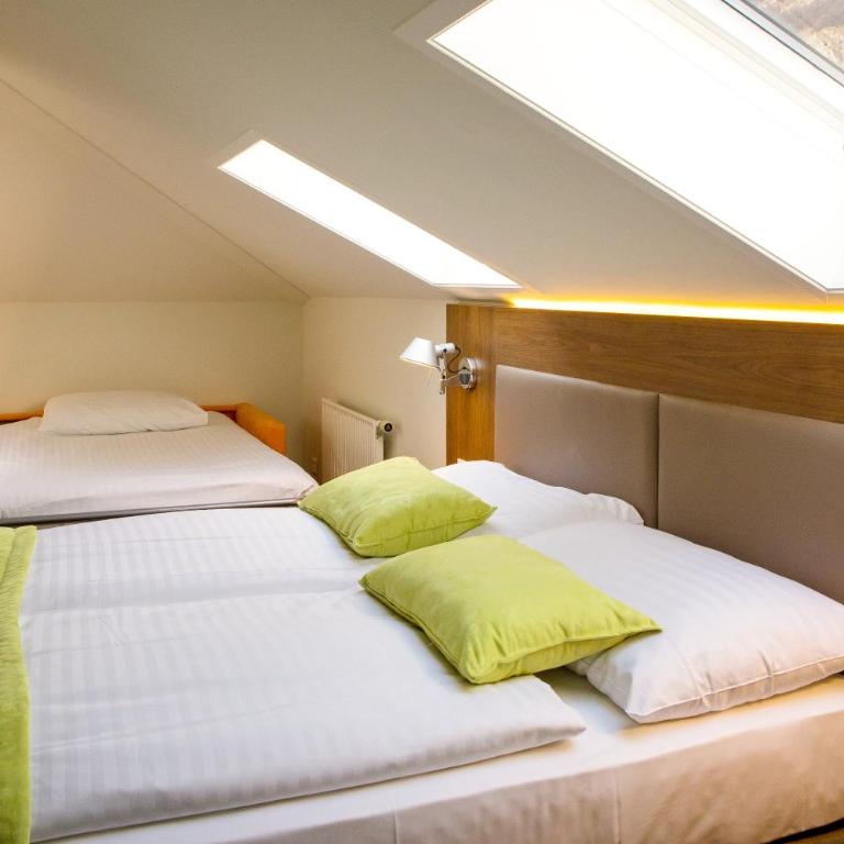 Campanile Martigny - Standard Dreibettzimmer - 4