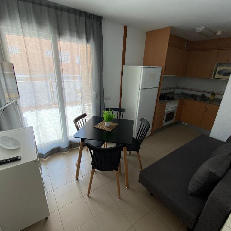 Apartamentos AR Isern - Apartamento con balcón - 14