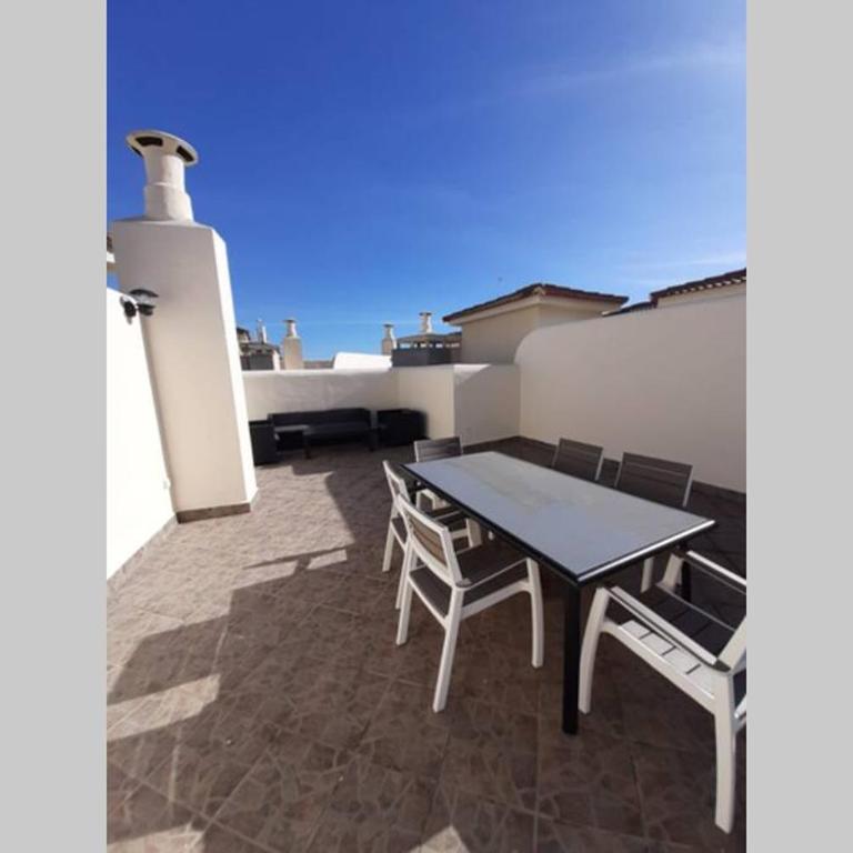 Apartamento con Solarium by DV Properties #P5H3 - Three-Bedroom Apartment - 7