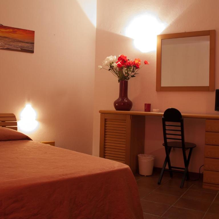 Hotel Garibaldi - Camera Matrimoniale - 4
